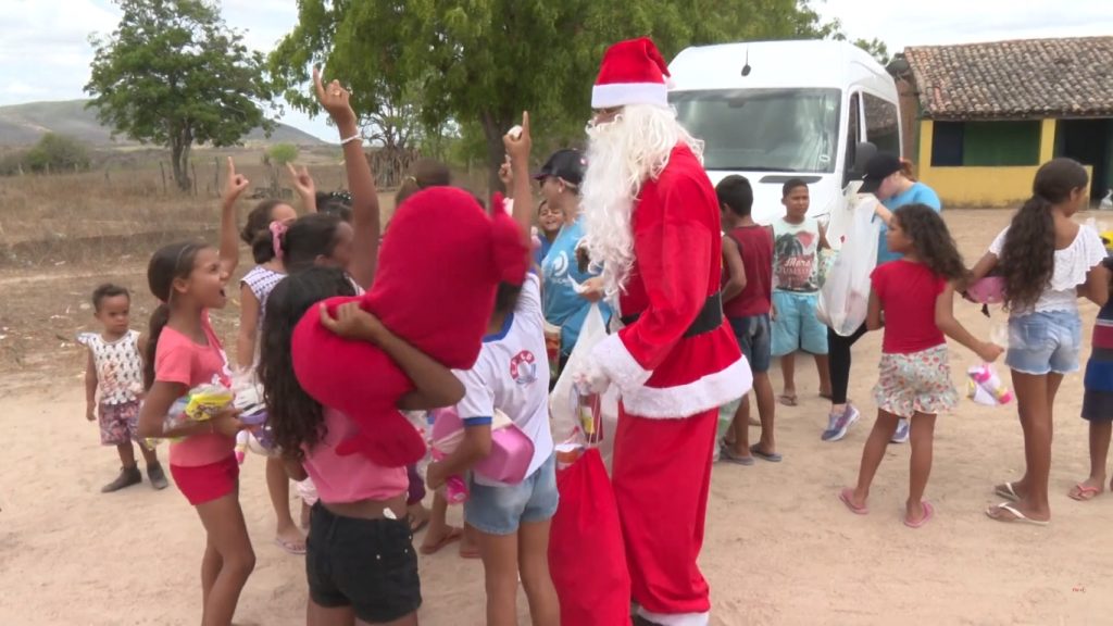 Natal Solidário levou esperança às crianças e famílias do sertão de Alagoas - Foto: Reprodução/TV Pajuçara