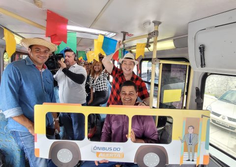 Ônibus do Alerta levou alegria por onde passou - Foto: Divulgação/TV Pajuçara