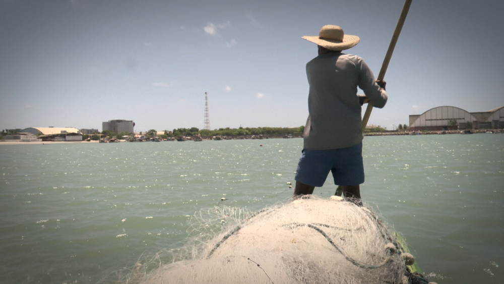 Adilson durante sua jornada de pesca - Foto: Vasni Soares/TV Pajuçara