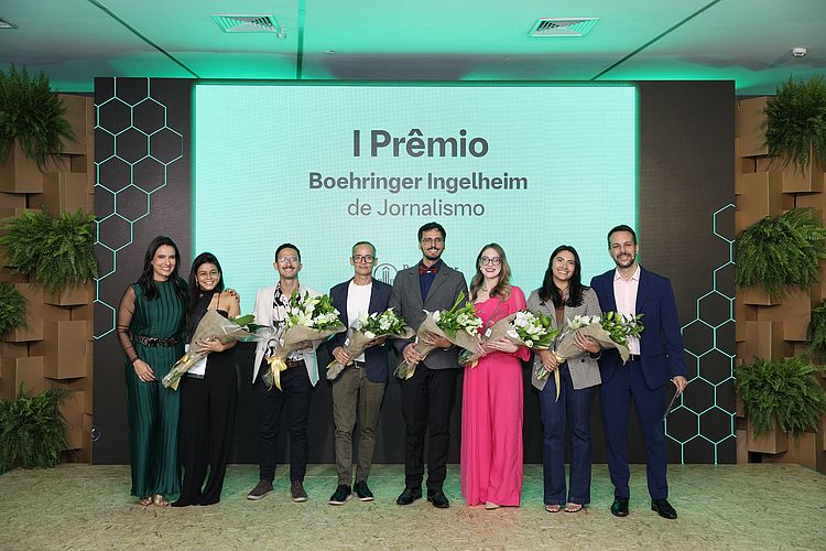 Gilson e os demais vencedores do I Prêmio Boehringher de Jornalismo -  Foto: Divulgação